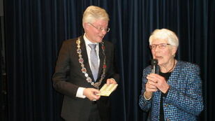 De Burgemeester op bezoek bij de vrouwen van nu