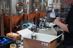 Hier worden de etiketten aangebracht