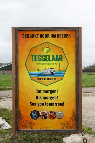 bord bij de uitgang van brouwerij Tesselaar
